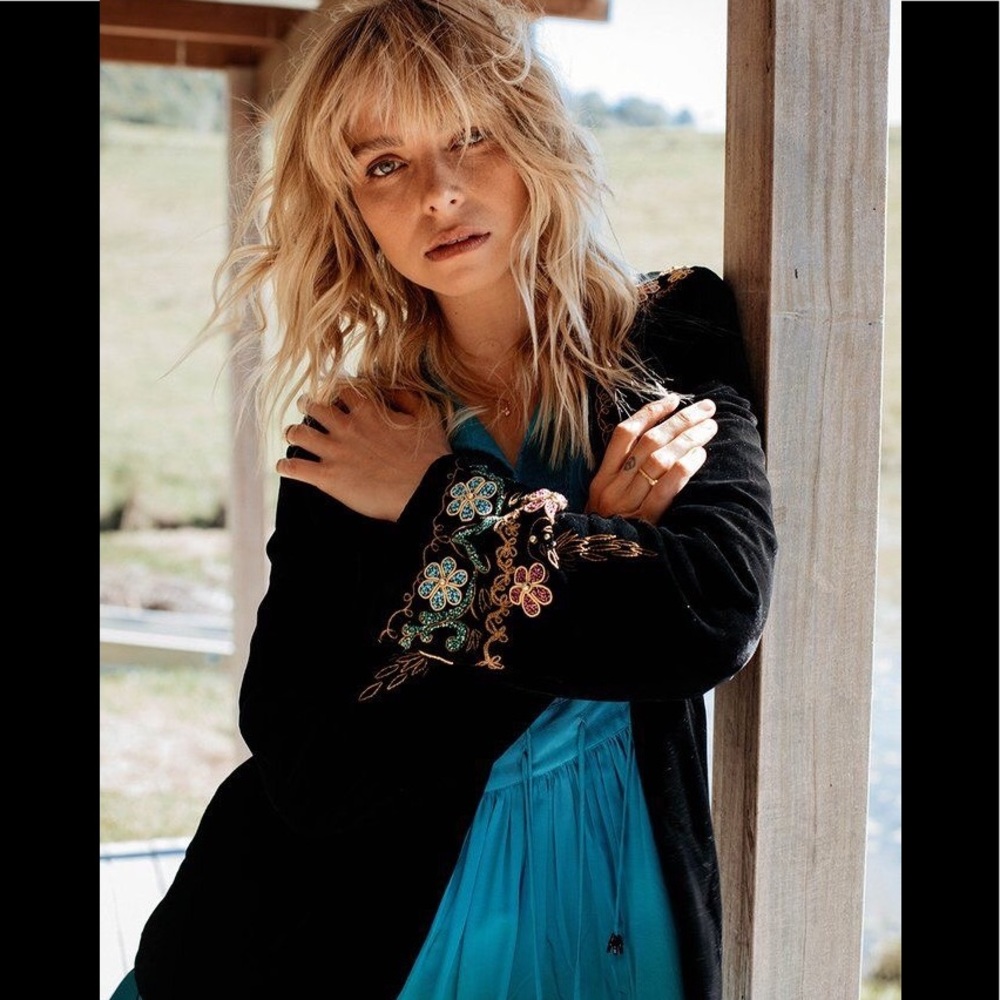 SWAP 💕 CU Black magic woman Velvet jacket